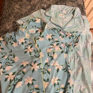 BedHead Pajama Top in Light Blue with Pink Floral and Yellow Trim lot of 2 EUC!